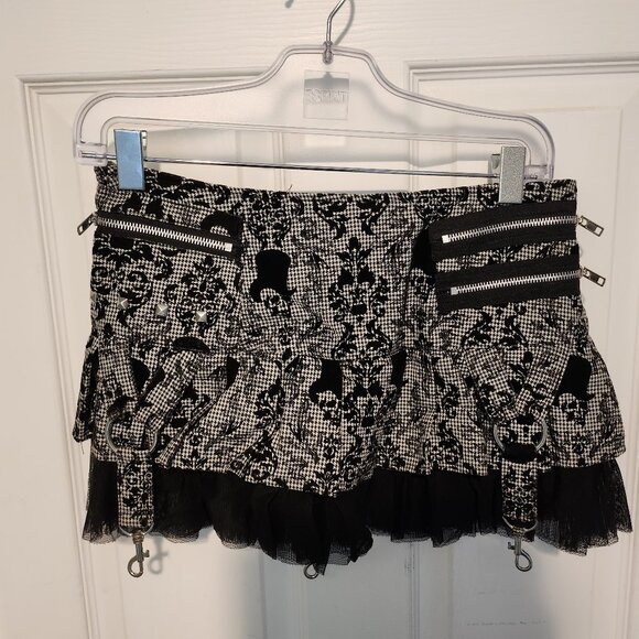 Hell Bunny Skirt - Picture 1 of 3